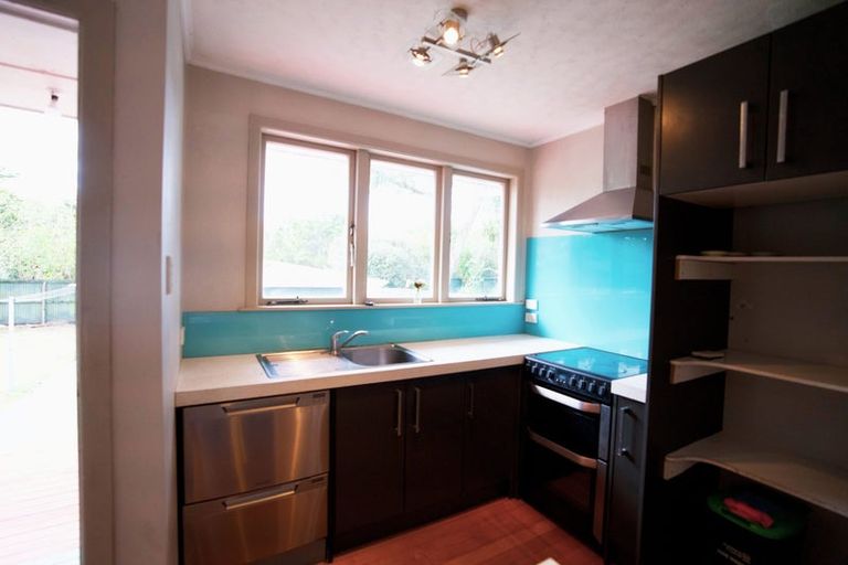 Photo of property in 12 Lucinda Place, Glen Eden, Auckland, 0602