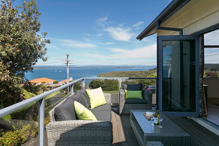 Photo of property in 1/50 Wakeman Road, Acacia Bay, Taupo, 3330