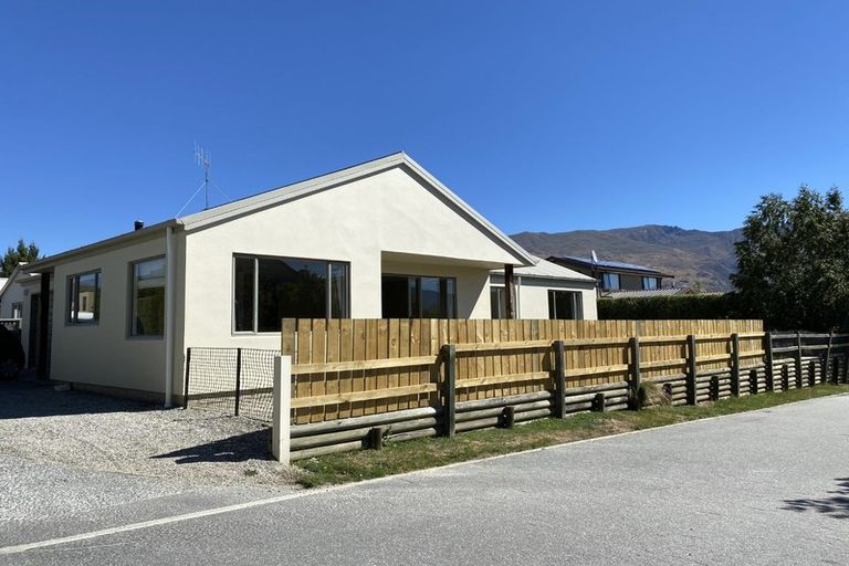 Photo of property in 81a Kings Drive, Wanaka, 9305