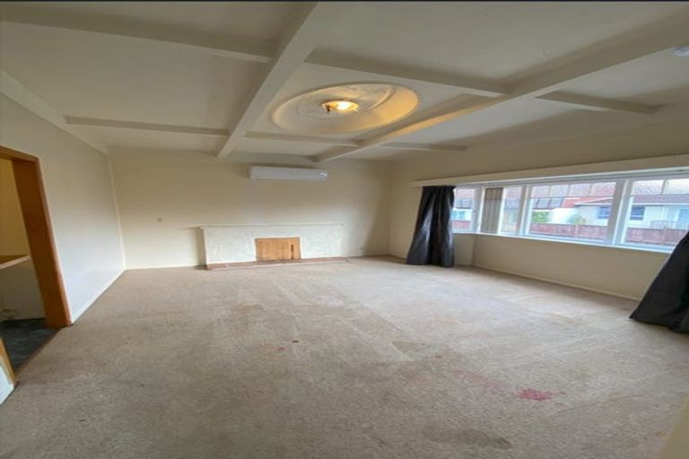 Photo of property in 1/3170 Great North Road, New Lynn, Auckland, 0600