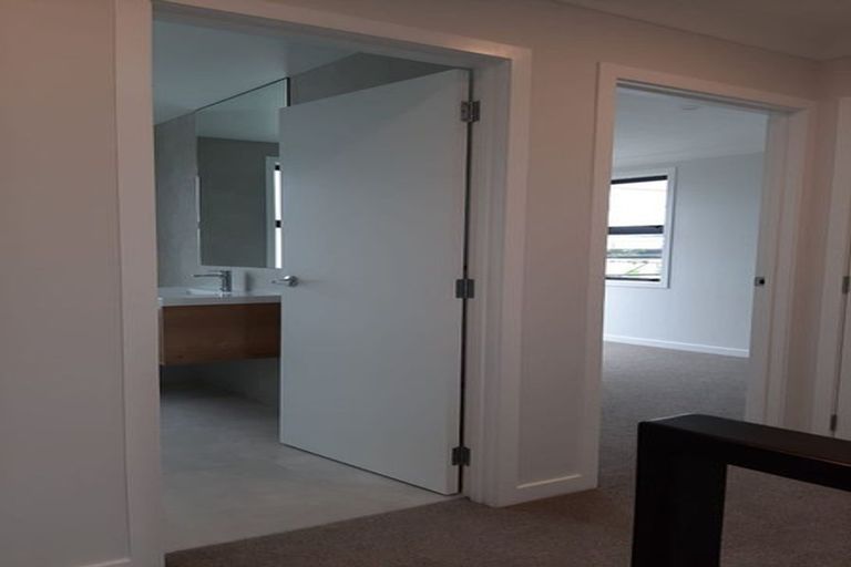 Photo of property in 18 Riria Crescent, Takanini, 2112