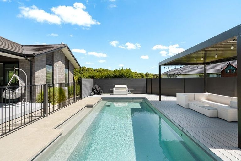 Photo of property in 15 Mike Smith Drive, Cambridge, 3434