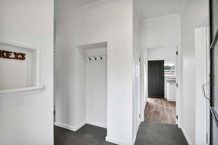 Photo of property in 7 Tarahua Road, Vogeltown, New Plymouth, 4310