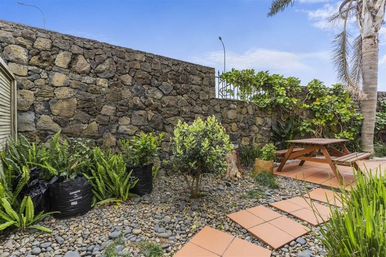 Photo of property in 1 Macleans Road, Bucklands Beach, Auckland, 2014