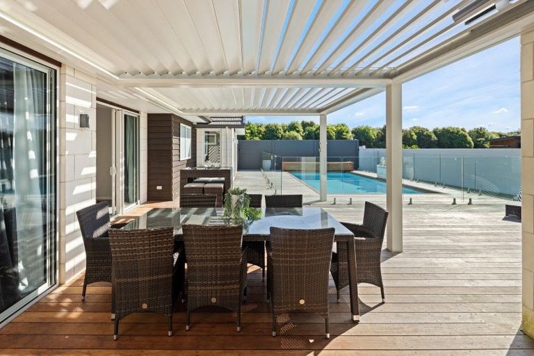 Photo of property in 19 Mike Smith Drive, Cambridge, 3434