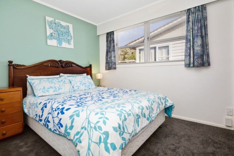 Photo of property in 6 Nuffield Street, Tawa, Wellington, 5028