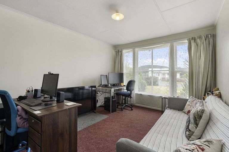 Photo of property in 8 Turkington Street, Tawa, Wellington, 5028