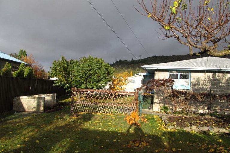 Photo of property in 2 Pyke Street, Clyde, 9330