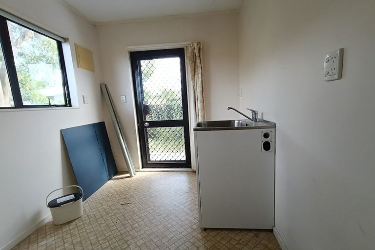 Photo of property in 2/62 Tonar Street, Northcote, Auckland, 0627