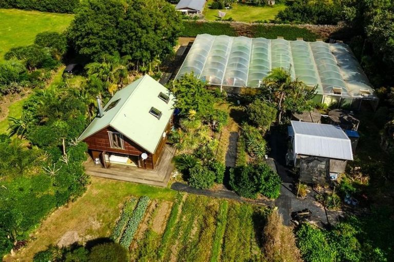 Photo of property in 166a Rimmer Road, Helensville, 0875