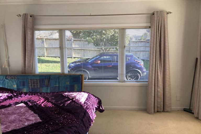 Photo of property in 28 Coles Crescent, Papakura, 2110