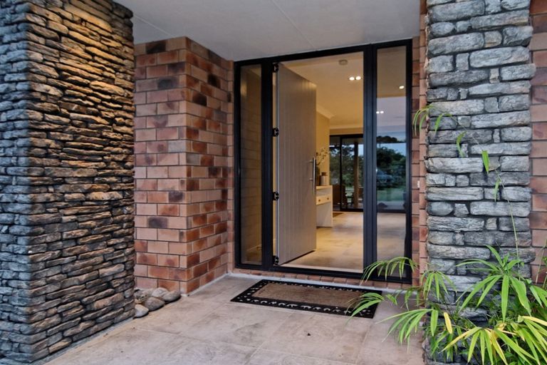 Photo of property in 82a Shaw Road, Oratia, Auckland, 0604