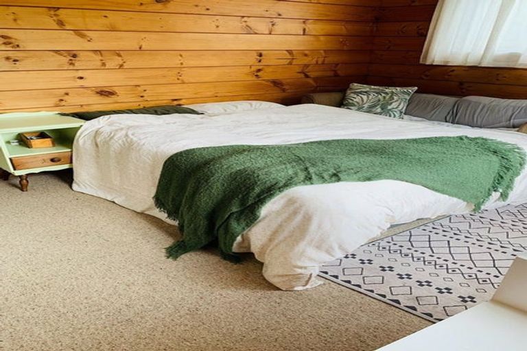 Photo of property in 2/72 Aeroview Drive, Beach Haven, Auckland, 0626