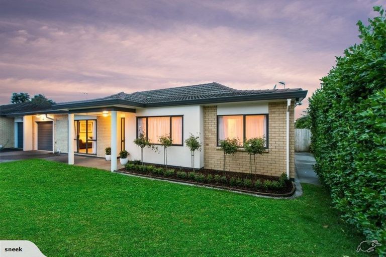 Photo of property in 2/15 Miro Road, Mangere Bridge, Auckland, 2022