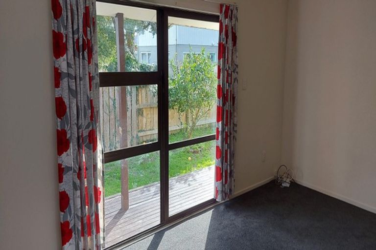 Photo of property in 2/25 Margaret Road, Papatoetoe, Auckland, 2025