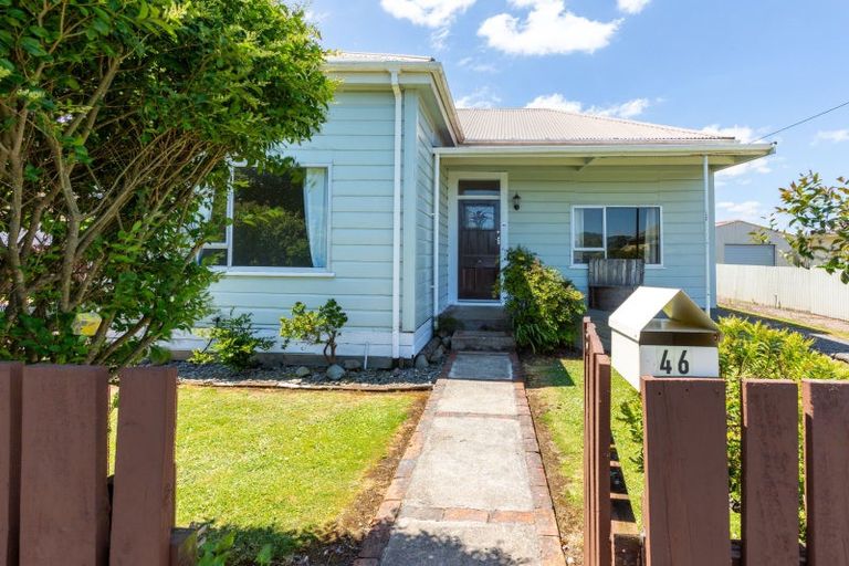 Photo of property in 46 Ross Street, Woodville, 4920