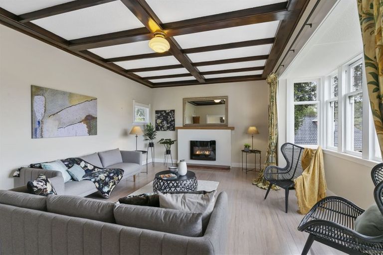 Photo of property in 120 Trelissick Crescent, Ngaio, Wellington, 6035