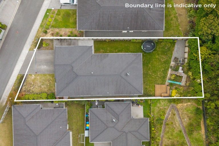 Photo of property in 28 Mooring Close, Whitby, Porirua, 5024