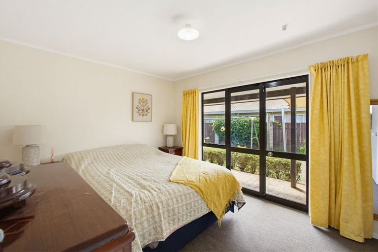 Photo of property in 6 Alan Styles Place, Greenmeadows, Napier, 4112