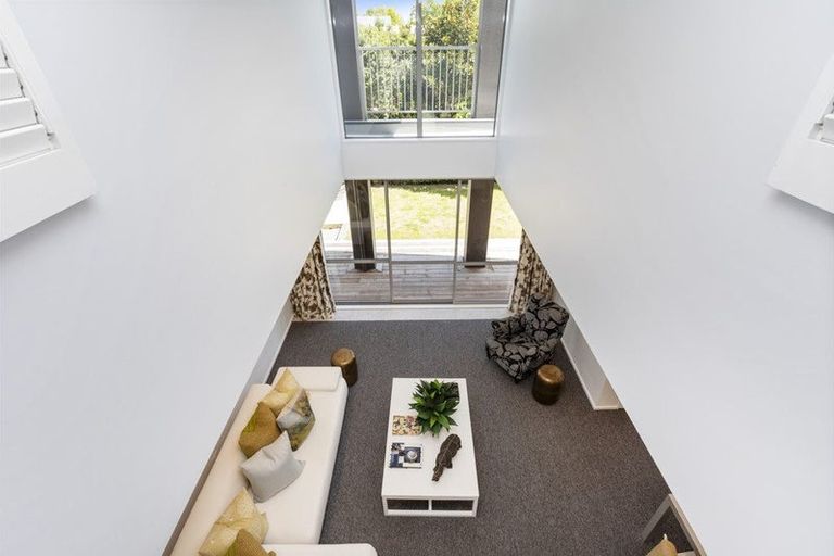 Photo of property in 17 Helmores Lane, Merivale, Christchurch, 8014