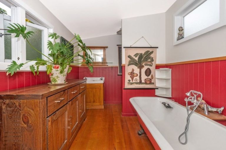 Photo of property in 436 Aberdeen Road, Gisborne, 4010