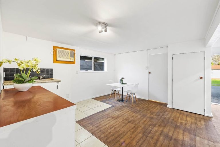 Photo of property in 10 La Trobe Street, Pakuranga Heights, Auckland, 2010