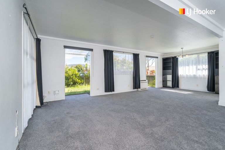 Photo of property in 165 Macandrew Road, South Dunedin, Dunedin, 9012