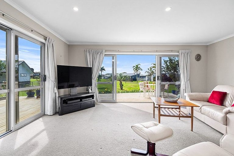 Photo of property in 5 Ara Kahika Lane, One Tree Point, 0118