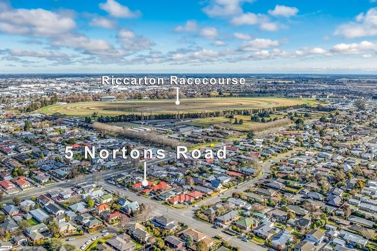 Photo of property in 5 Nortons Road, Avonhead, Christchurch, 8042