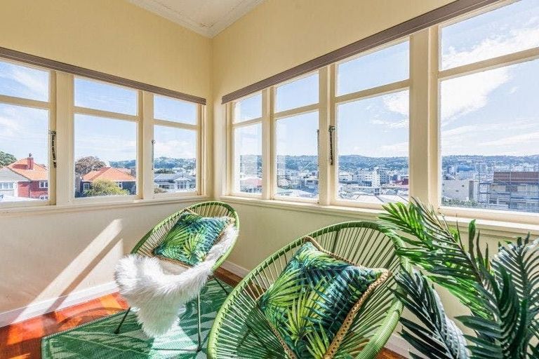 Photo of property in 2/2 Hawker Street, Mount Victoria, Wellington, 6011