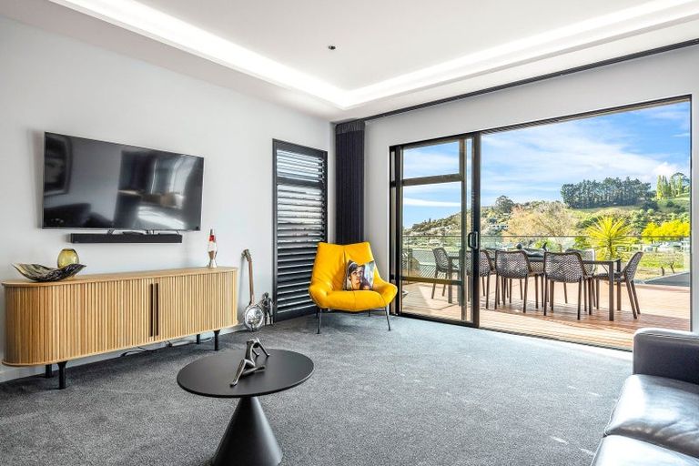 Photo of property in 12 Round Hill Rise, Cracroft, Christchurch, 8022