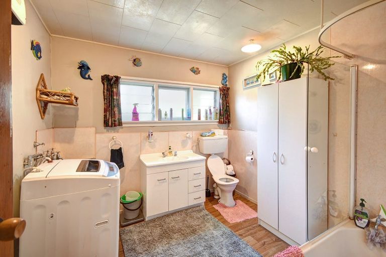 Photo of property in 2 Edinburgh Street, Green Island, Dunedin, 9018