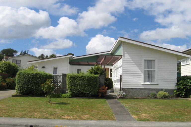 Photo of property in 28 Shanly Street, Brown Owl, Upper Hutt, 5018