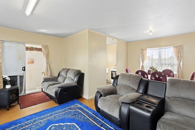Photo of property in 1/10 Kennington Drive, Clendon Park, Auckland, 2103