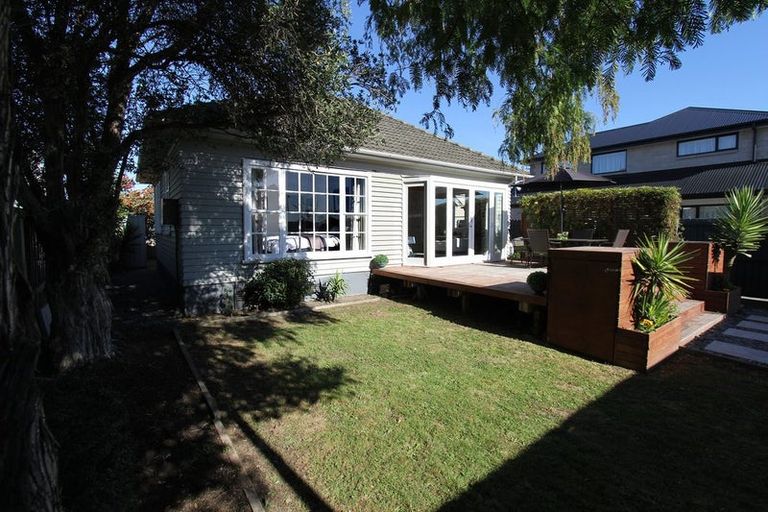 Photo of property in 11 George Street, Riccarton, Christchurch, 8041