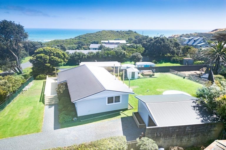 Photo of property in 3 Bayly Street, Baylys Beach, Dargaville, 0377