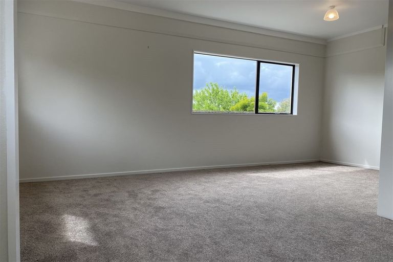 Photo of property in 89 Chelsea View Drive, Chatswood, Auckland, 0626