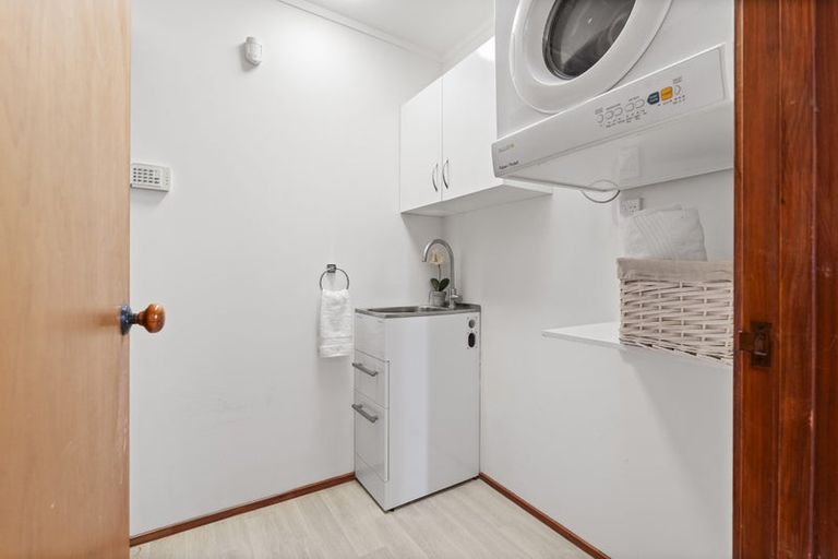 Photo of property in 26 Pacific Parade, Army Bay, Whangaparaoa, 0930