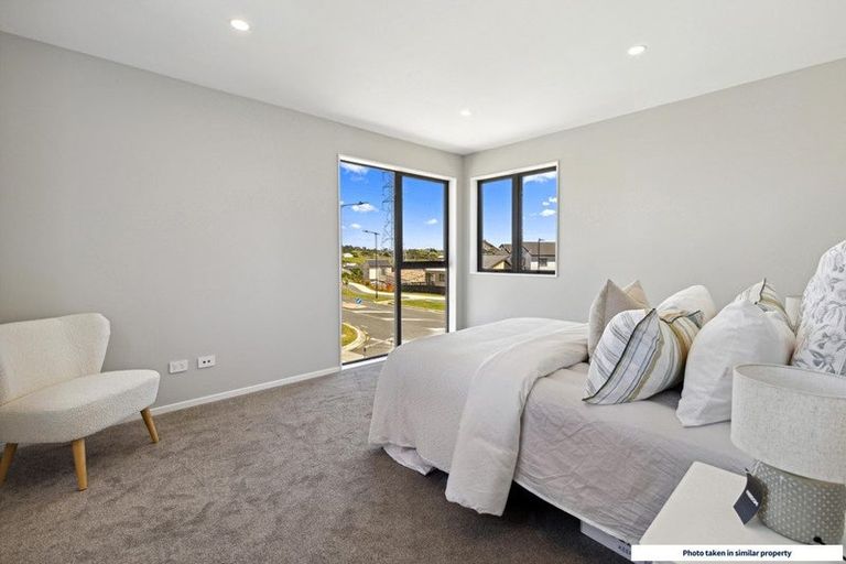 Photo of property in 2 Paretao Street, Massey, 0614