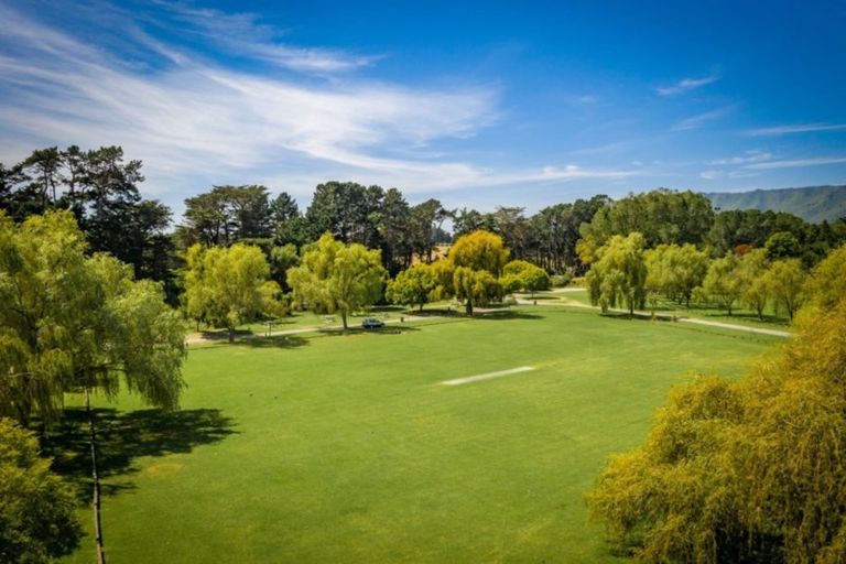 Photo of property in 40 Makora Road, Otaihanga, Paraparaumu, 5036