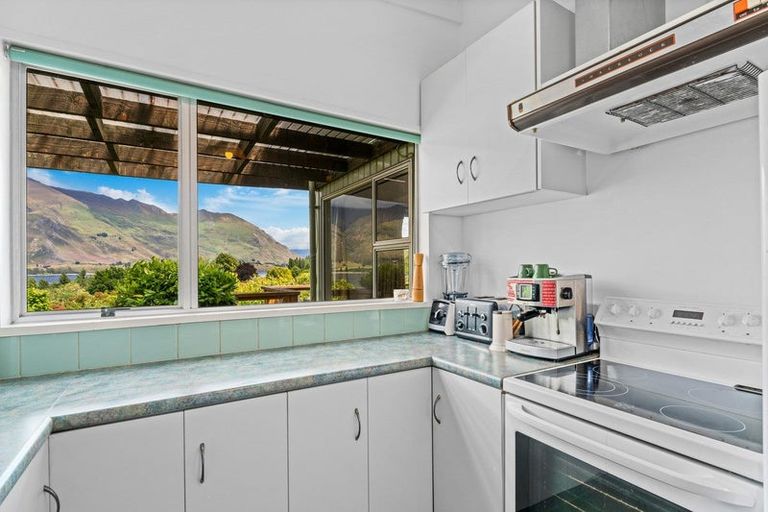 Photo of property in 50 Beacon Point Road, Wanaka, 9305