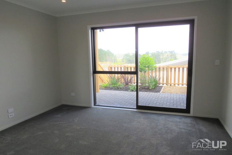Photo of property in 28 Pukewhero Rise, Westgate, Auckland, 0614