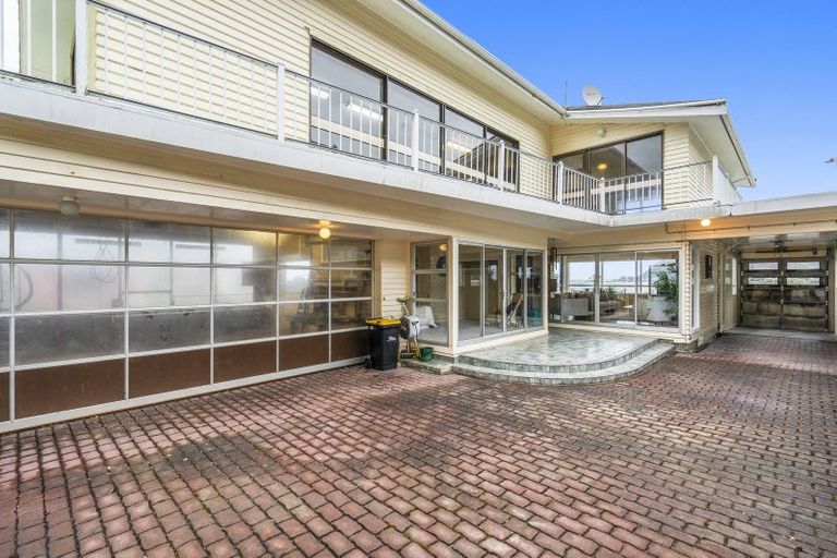 Photo of property in 77 Breaker Bay Road, Breaker Bay, Wellington, 6022