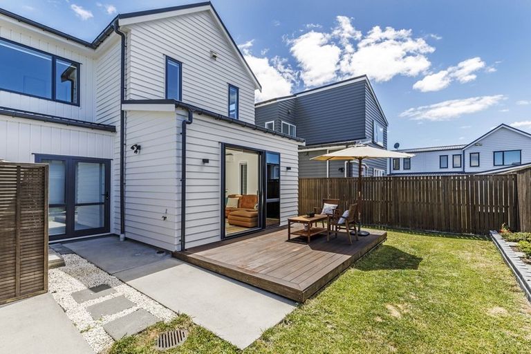 Photo of property in 17 Sacred Kingfisher Road, Hobsonville, Auckland, 0616