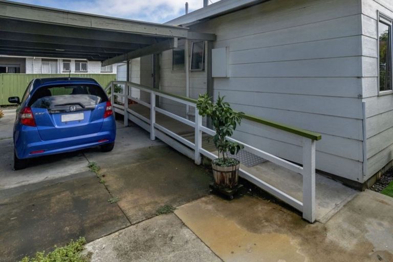 Photo of property in 2/19 Parkers Road, Tahunanui, Nelson, 7011