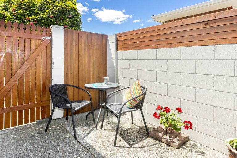 Photo of property in 17 Kiwi Street, Heretaunga, Upper Hutt, 5018