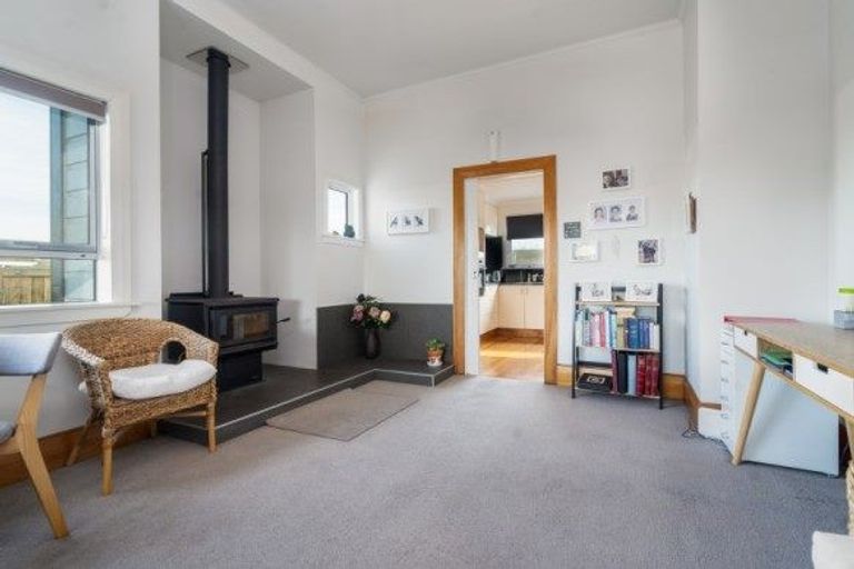 Photo of property in 46 Cologne Street, Martinborough, 5711