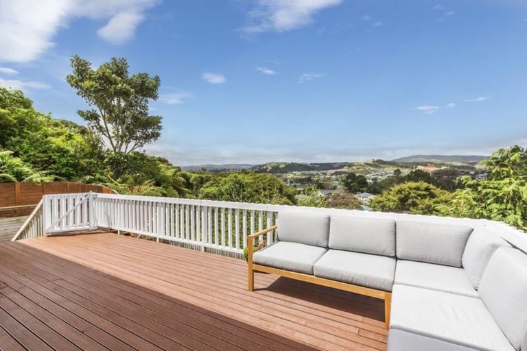 Photo of property in 17 The Sounding, Whitby, Porirua, 5024