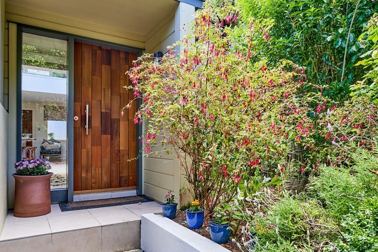 Photo of property in 13 Mahina Road, Mahina Bay, Lower Hutt, 5013