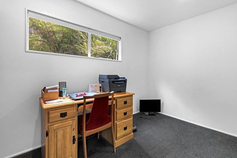 Photo of property in 28 Murano Place, Chatswood, Auckland, 0626